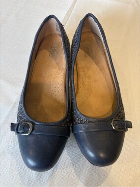 Croft & Barrow Women's Navy Leather Flats 9US